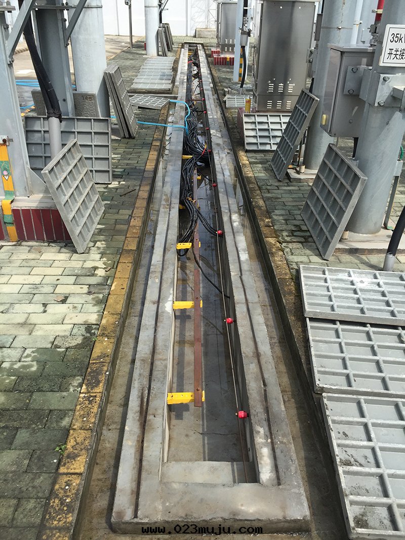 35kV變(biàn)電(diàn)站電(diàn)缆(lǎn)沟(gōu)清(qīng)理